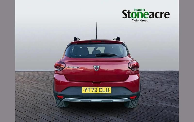 Used Dacia Sandero Comfort 90 HP (66 kW) 2022 Red SUV