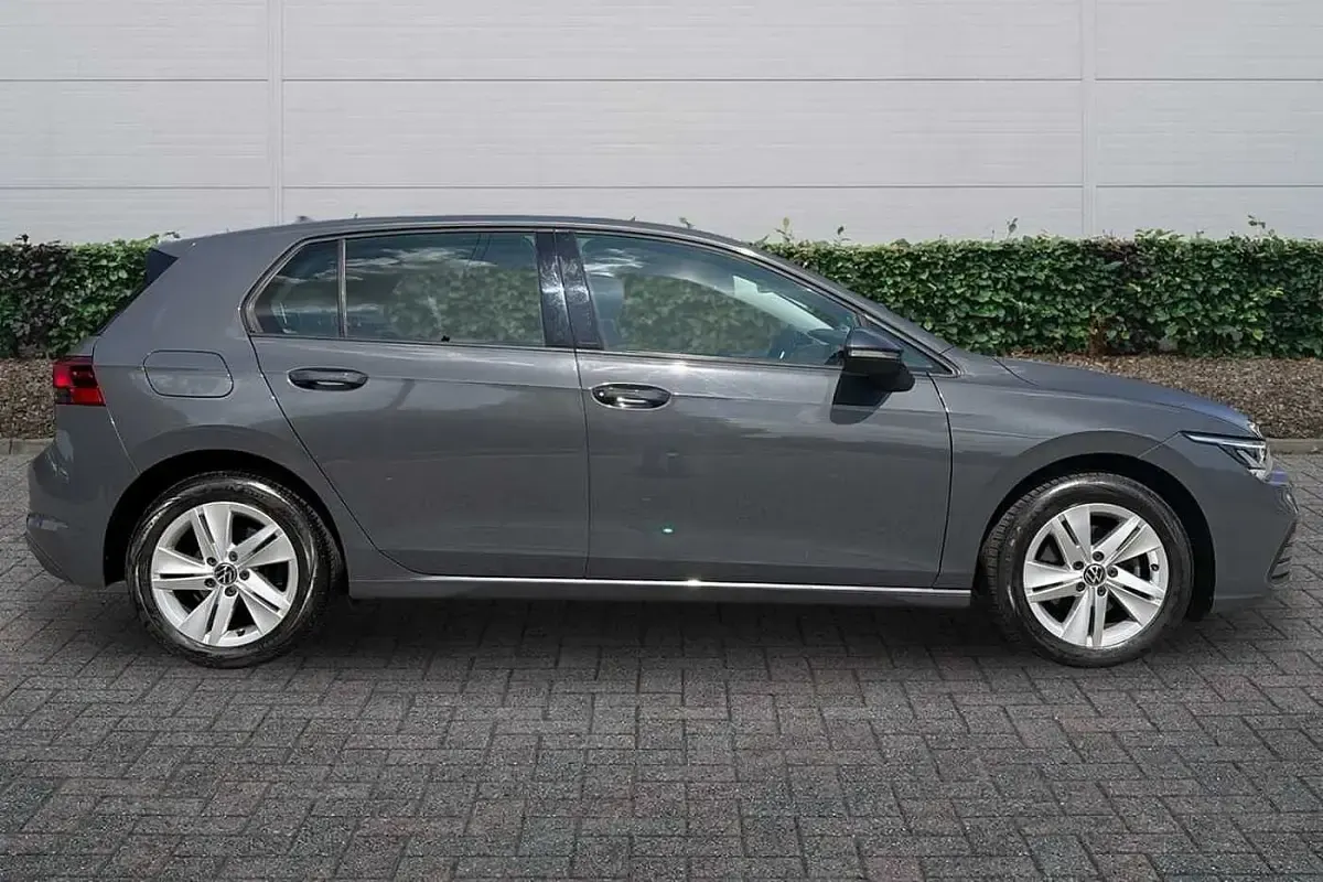 Used VW Golf VII Life 150 HP (110 kW) 2021 Grey Hatchback