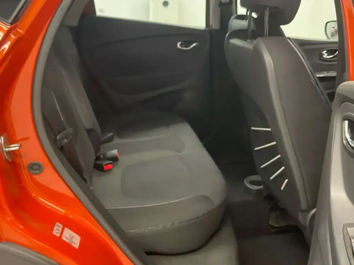 Used Renault Captur Dynamique 90 HP (66 kW) 2014 Orange SUV
