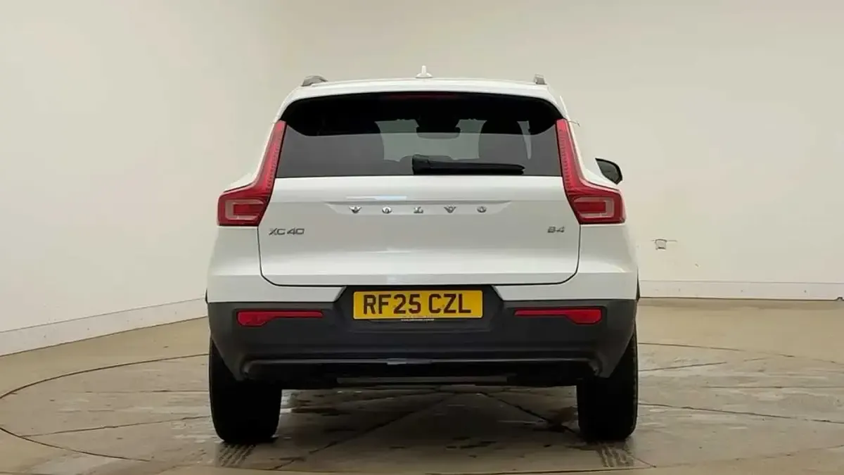 Used Volvo XC40 Plus 194 HP (142 kW) 2026 SUV