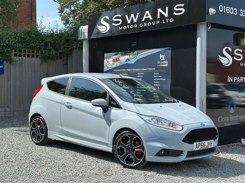 Grey Used 2017 Ford Fiesta ST200 Hatchback | £9,995 (Expensive) - Image 1/3