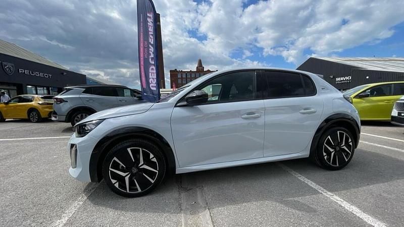 Nouă Peugeot 208 GT 110 CP (80 kW) 2026 Alb Hatchback