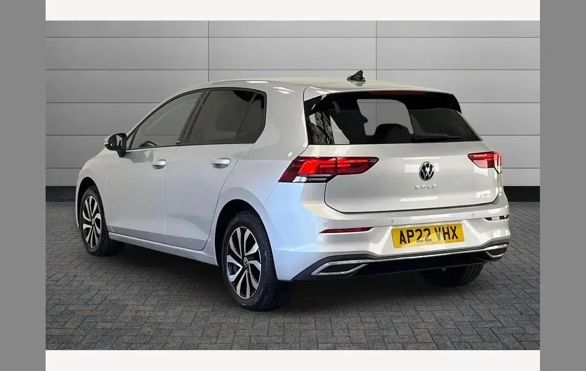 Used VW Golf VIII Active 130 HP (95 kW) 2022 Silver Hatchback