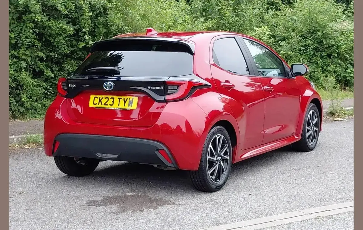 Used Toyota Yaris Design 116 HP (85 kW) 2023 Red Hatchback