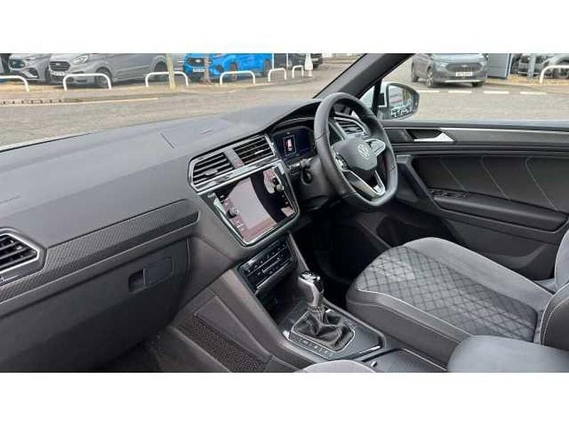 Used VW Tiguan R-line 150 HP (110 kW) 2024 Pure white SUV