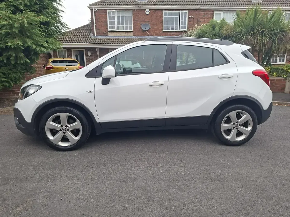 Used Vauxhall Mokka 130 HP (95 kW) 2015 White SUV