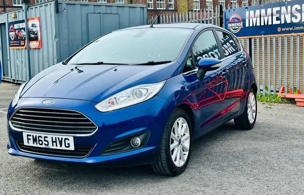 Używany Ford Fiesta Titanium 95 KM (69 kW) 2016 Niebieski Hatchback