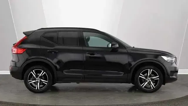 Used Volvo XC40 R-Design 163 HP (119 kW) 2022 SUV
