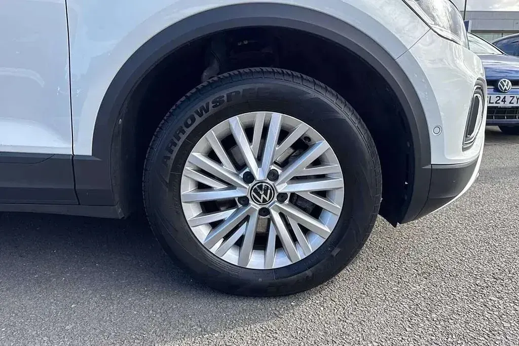 Used VW T-Roc Life 150 HP (110 kW) 2023 White SUV