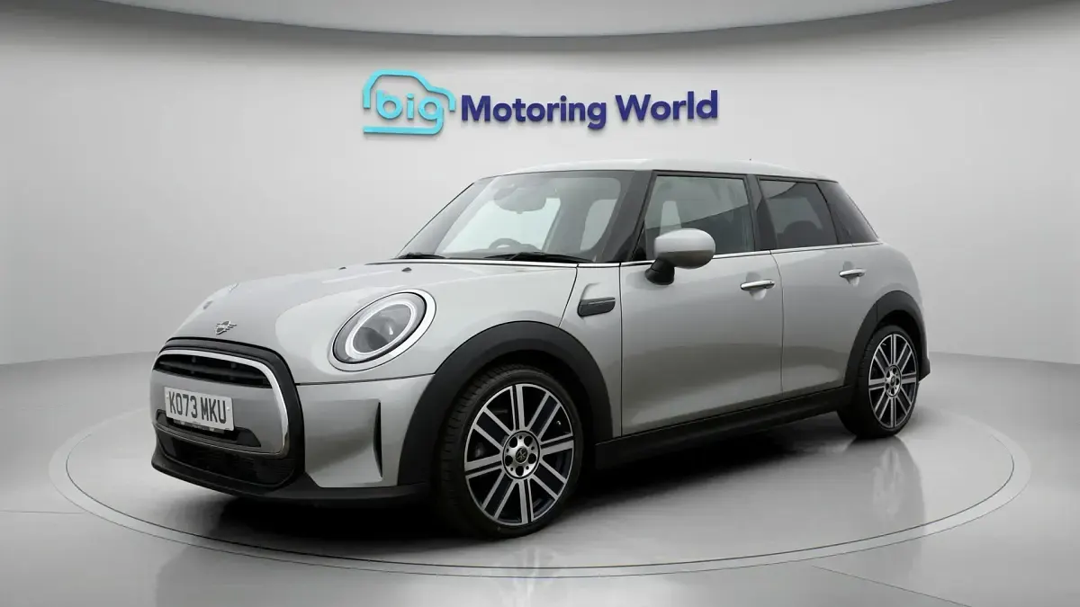 Used Mini Cooper Exclusive 136 HP (100 kW) 2023 Silver Hatchback