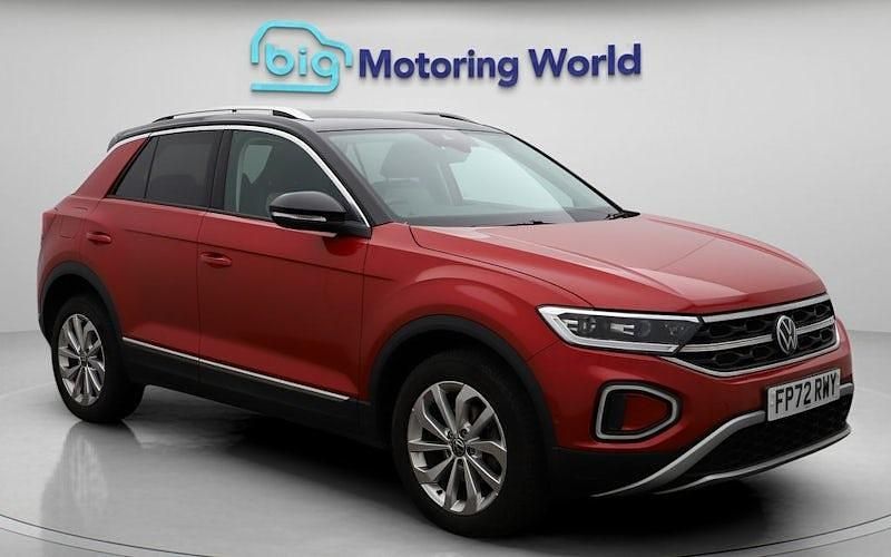 Used 2025 VW T-Roc Style SUV | £22,200 (Good price) - Image 1/4