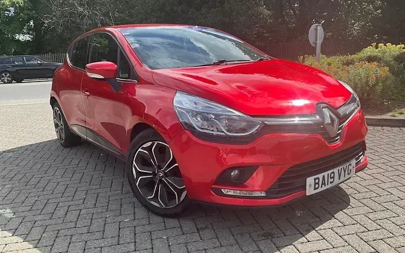 Used Renault Clio Iconic 76 HP (55 kW) 2019 Hatchback