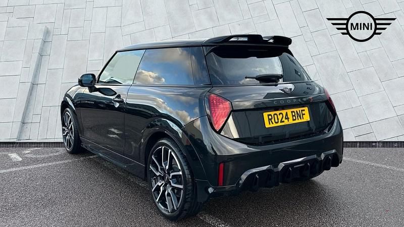 Used Mini Cooper S Hatch 201 HP (147 kW) 2024 Black Hatchback
