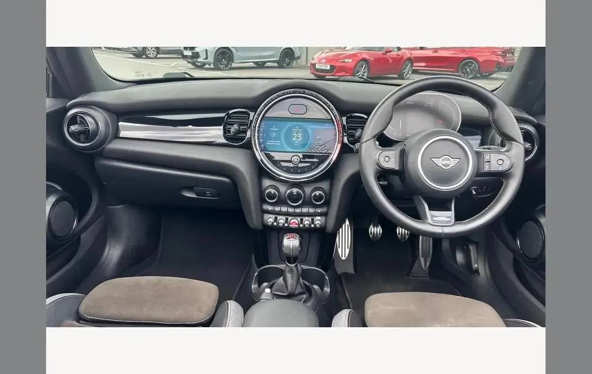 Used Mini Cooper Cabriolet Sport 134 HP (98 kW) 2022 Yellow Cabriolet