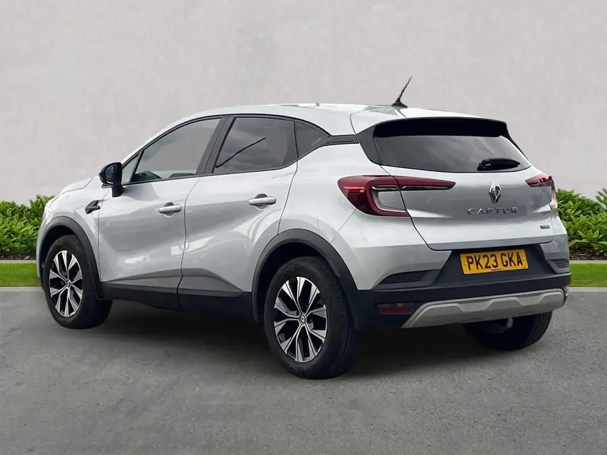 Second-hand Renault Captur Evolution 145 CP (106 kW) 2023 Gri SUV