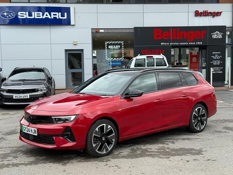 Red Used 2024 Vauxhall Astra Ultimate Estate | £21,990 (Fair price) - Image 1/4