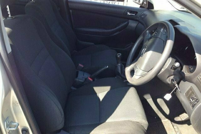 Used Toyota Avensis 127 HP (93 kW) 2003 Hatchback
