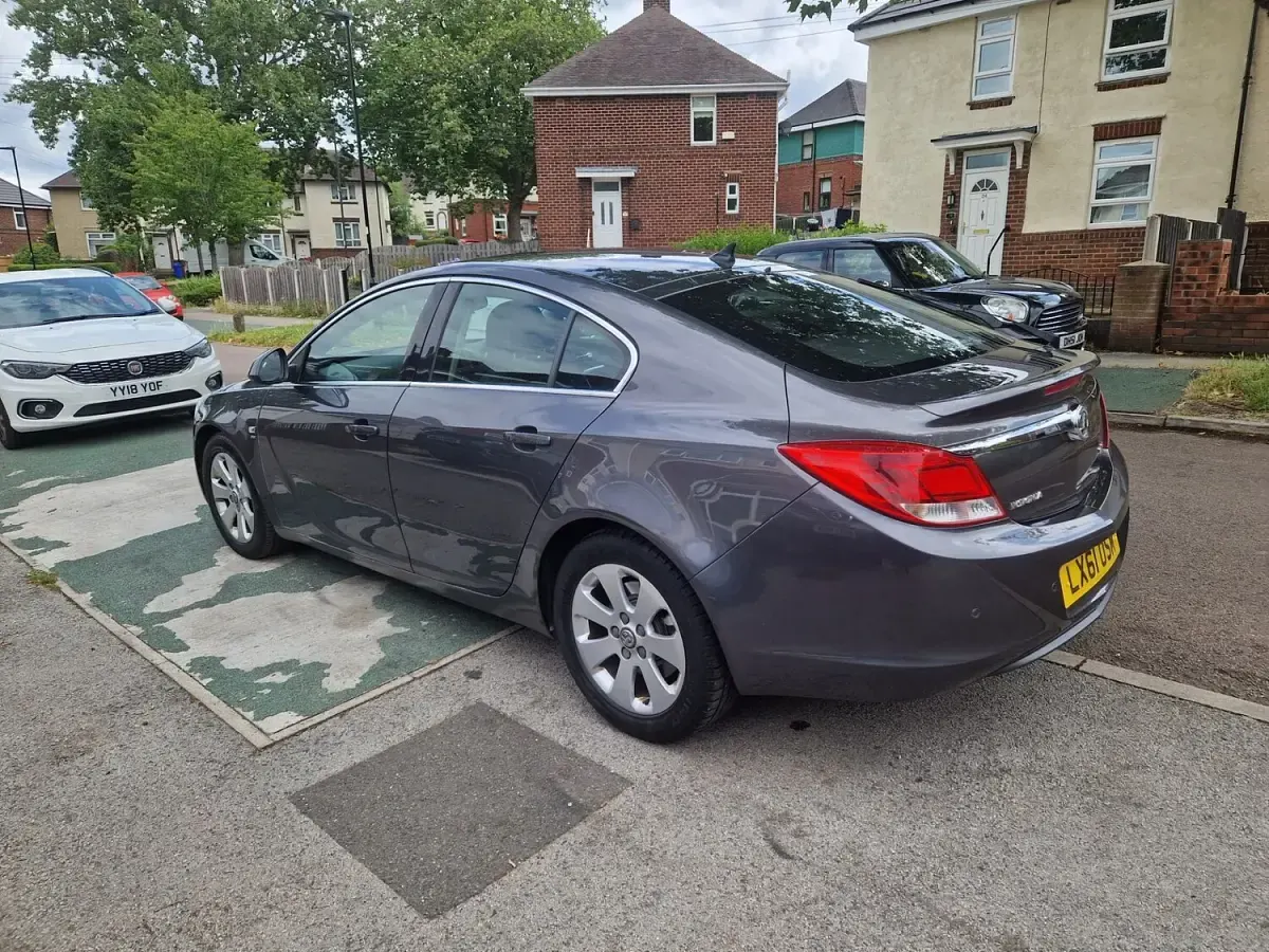 Used Vauxhall Insignia SRi 160 HP (117 kW) 2011 Grey Hatchback