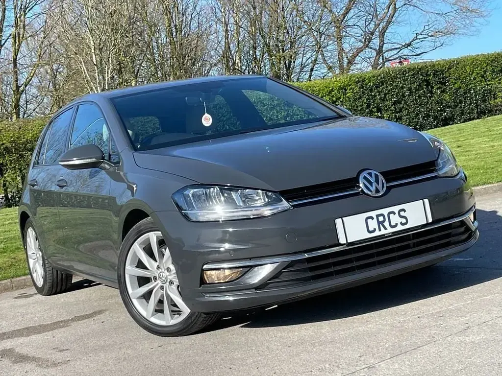 Usado VW Golf VII GT 115 HP (84 kW) 2019 Cinzento Citadino