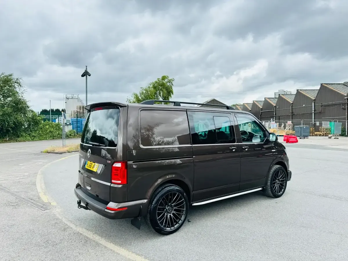 Used VW Transporter 204 HP (150 kW) 2016 Brown Van