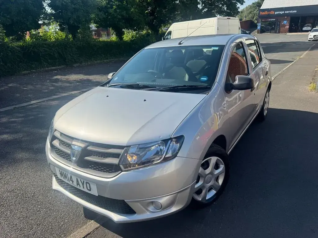 Used Dacia Sandero Ambiance 2014 Silver Hatchback