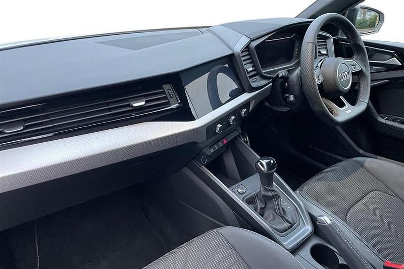 Usado Audi A1 Black Edition 116 HP (85 kW) 2025 Branco SUV