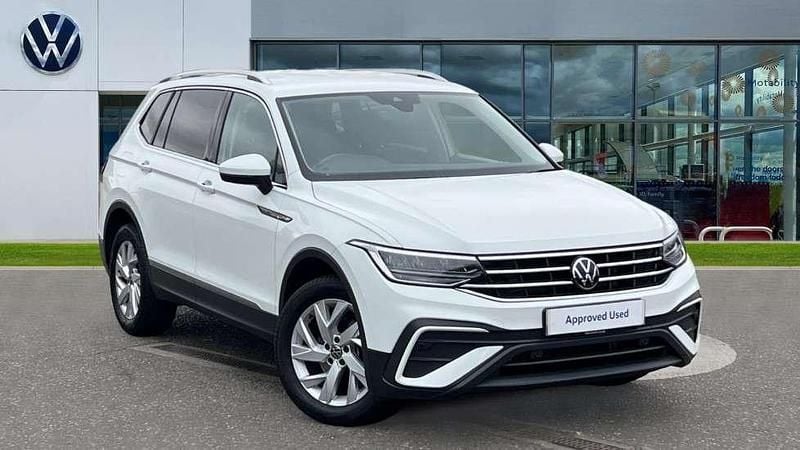 Pure white Used 2023 VW Tiguan Allspace Life SUV | £26,403 (Good price) - Image 1/4