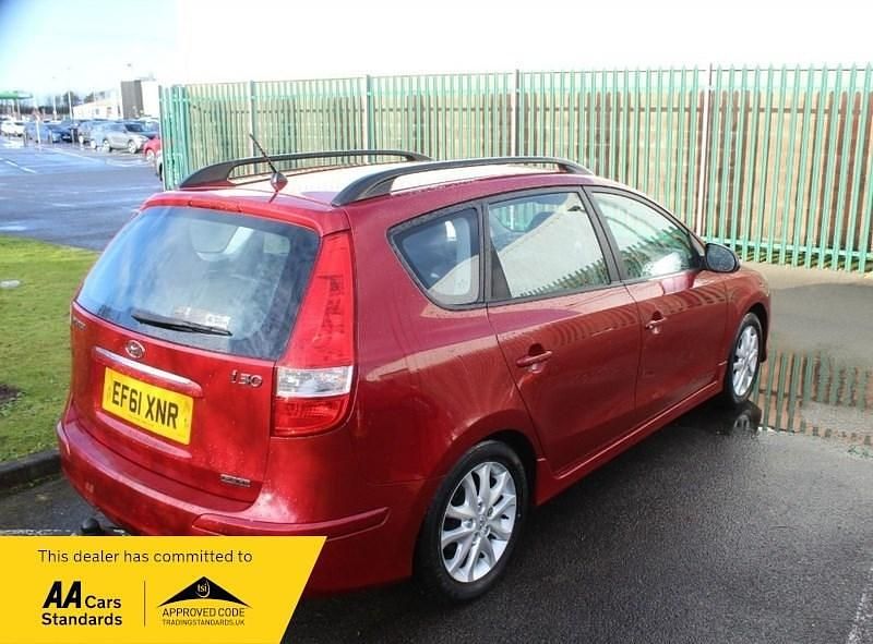 Used Hyundai i30 Comfort 2012 Red Estate