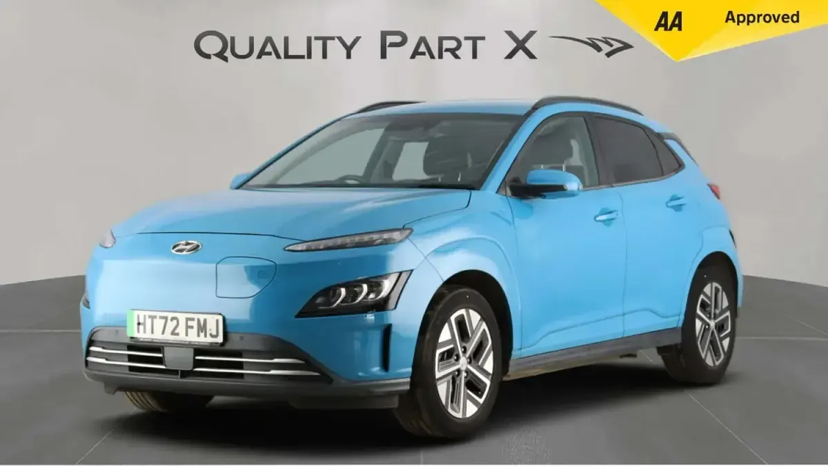 Gebraucht Hyundai Kona Premium 100 kW (136 PS) 2023 Blau SUV