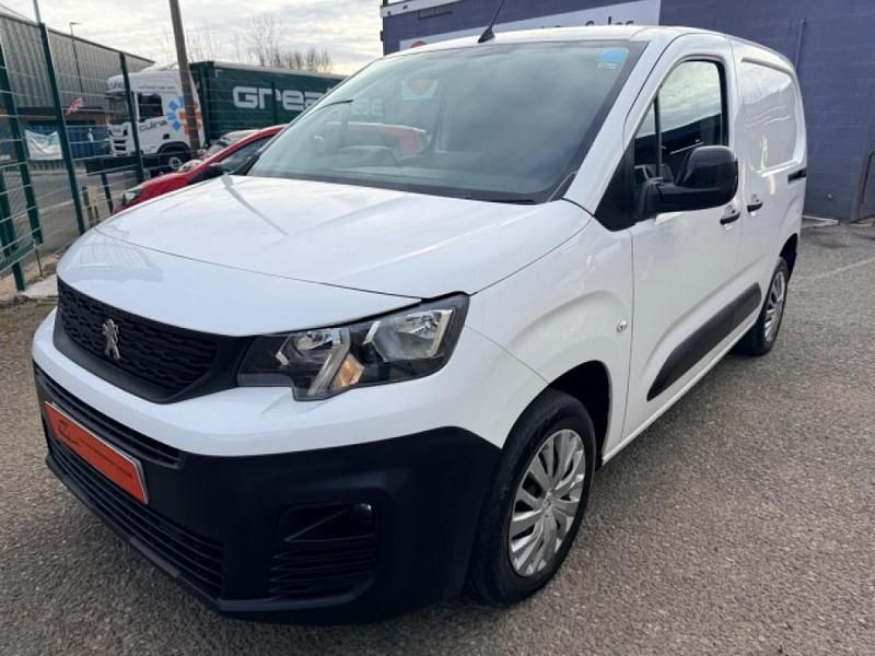 Used Peugeot Partner Premium 131 HP (96 kW) 2022 White MPV