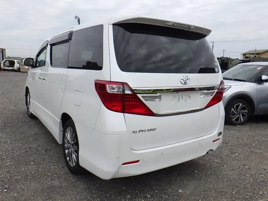 Used Toyota Alphard Edition 2013 White MPV