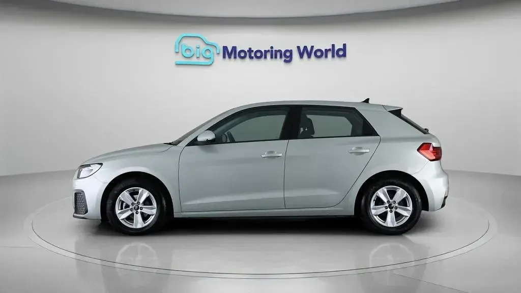 Used Audi A1 Sportback 95 HP (69 kW) 2023 Silver Hatchback