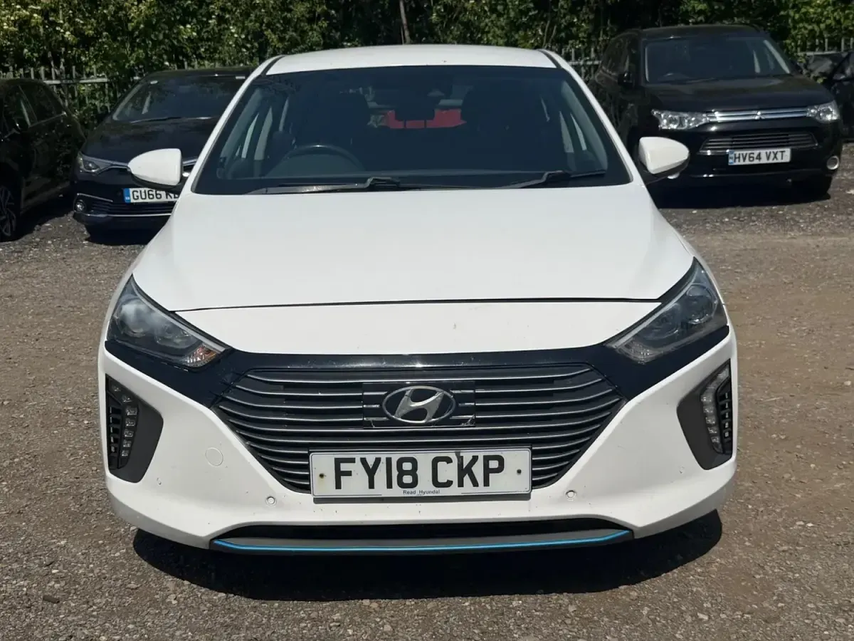 Used Hyundai Ioniq SE 141 HP (103 kW) 2018 White Hatchback