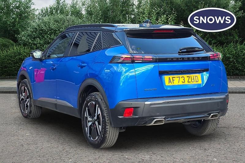 Second-hand Peugeot 2008 GT 131 CP (96 kW) 2023 Albastru SUV