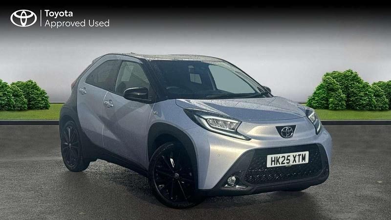 Jasmine silver bitone Used 2025 Toyota Aygo X Edition SUV | £18,053 - Image 1/4