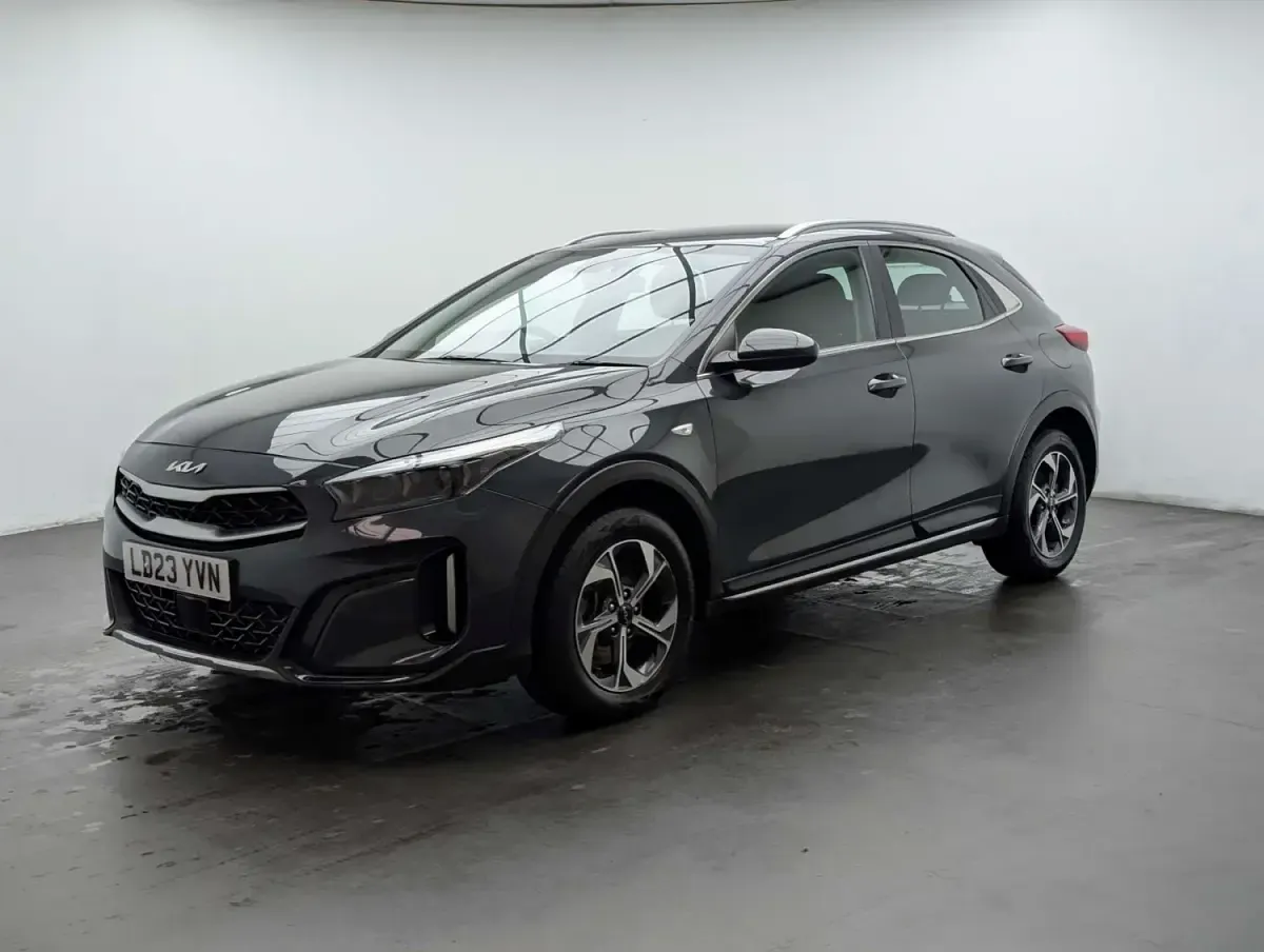 Usado Kia XCeed 2023 Gris SUV