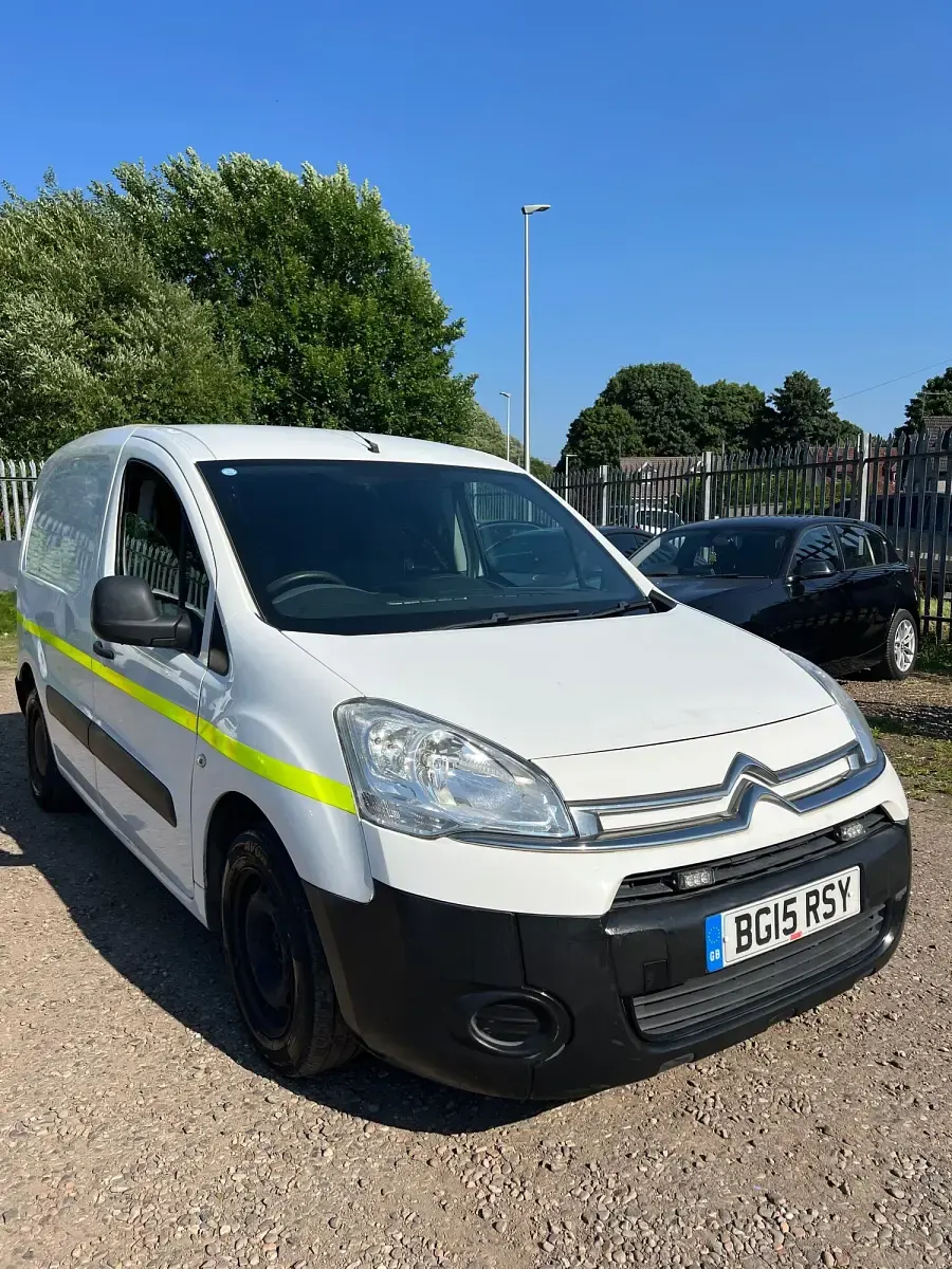 Used Citroën Berlingo 75 HP (55 kW) 2015 White MPV