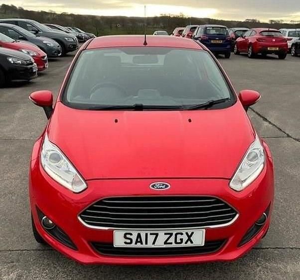 Used Ford Fiesta Zetec 82 HP (60 kW) 2017 Red Hatchback