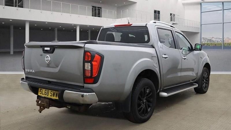 Used Nissan Navara Tekna 190 HP (139 kW) 2018 Grey Pickup
