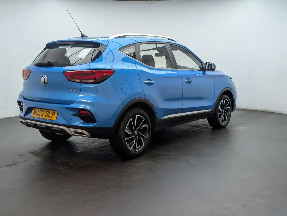 Używany MG ZS Exclusive 111 KM (81 kW) 2022 Niebieski SUV