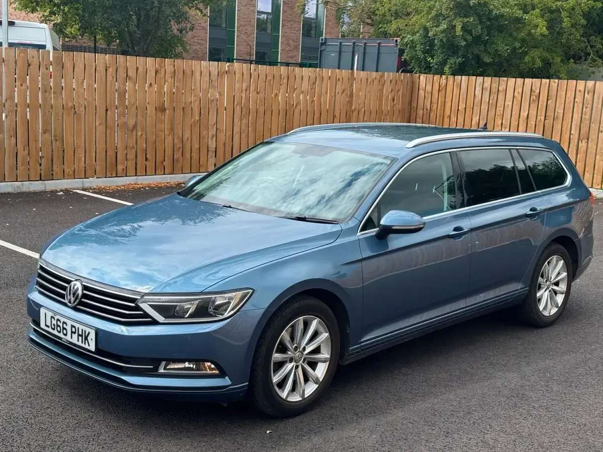 Used VW Passat Business 150 HP (110 kW) 2016 Blue Estate