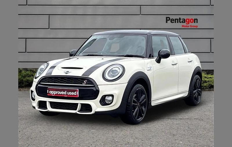 Used Mini Cooper S Sport 188 HP (138 kW) 2019 White Hatchback