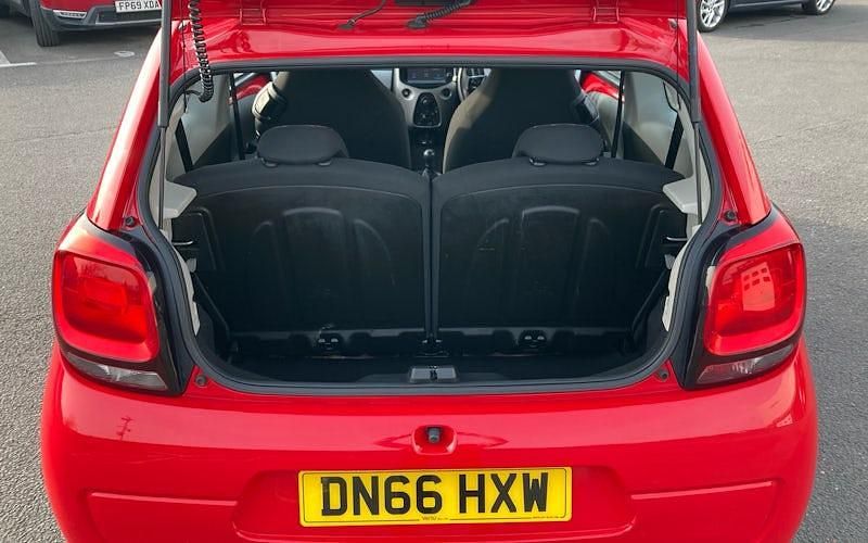 Used Citroën C1 Feel 68 HP (50 kW) 2016 Red Hatchback