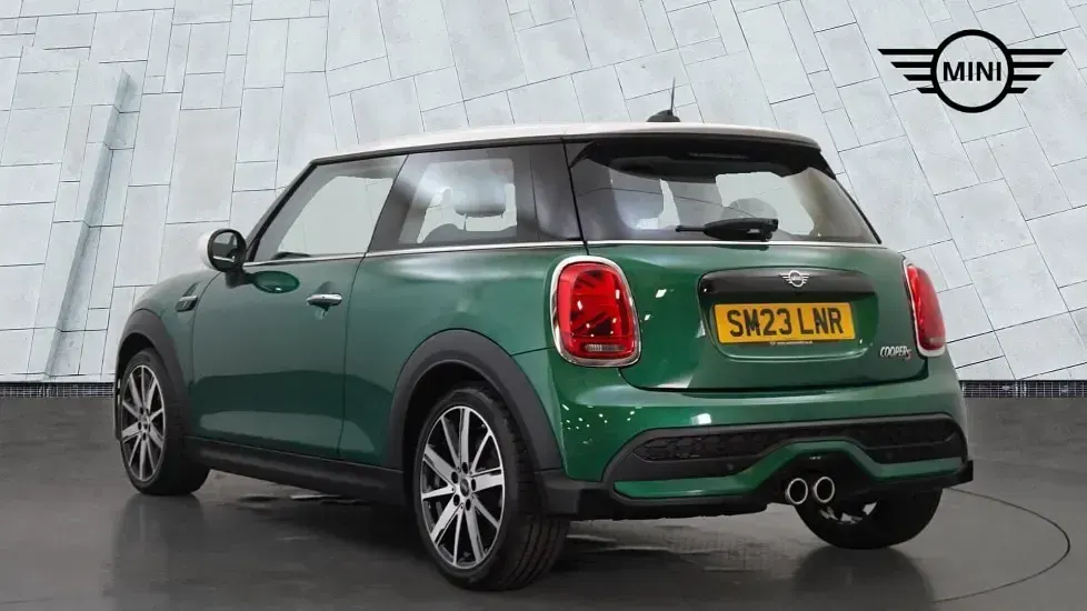 Used Mini Cooper S Classic 176 HP (129 kW) 2023 Green Hatchback