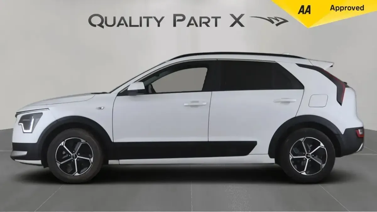 Used Kia Niro 2023 White SUV