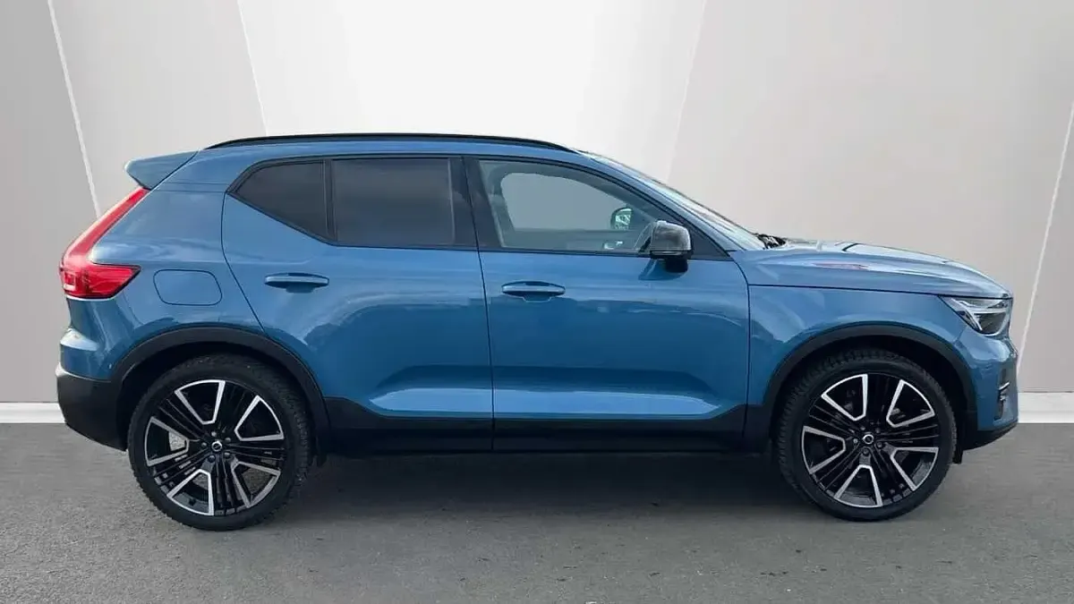 Used Volvo XC40 Ultra 2025 Blue SUV