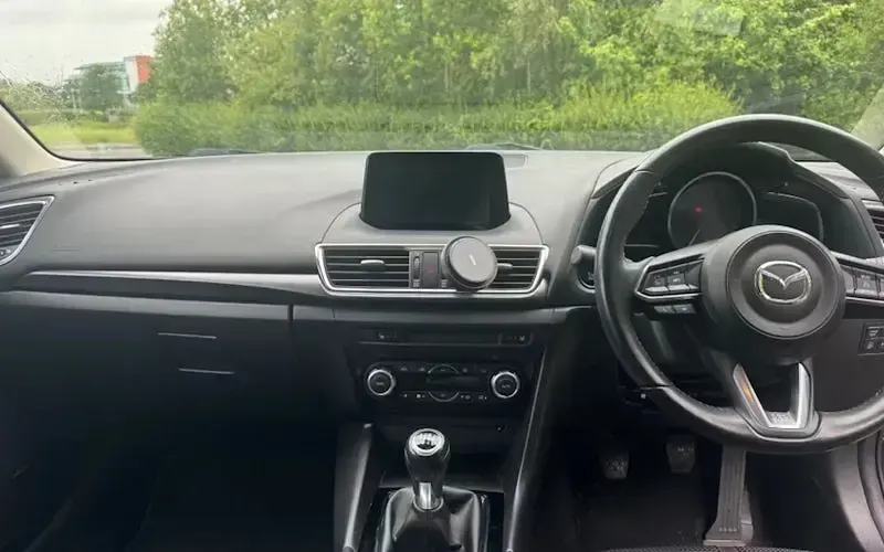 Used Mazda 3 Inclusive 120 HP (88 kW) 2016 Grey Hatchback