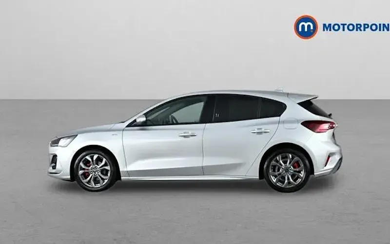 Used Ford Focus ST-Line 125 HP (91 kW) 2023 Silver Hatchback