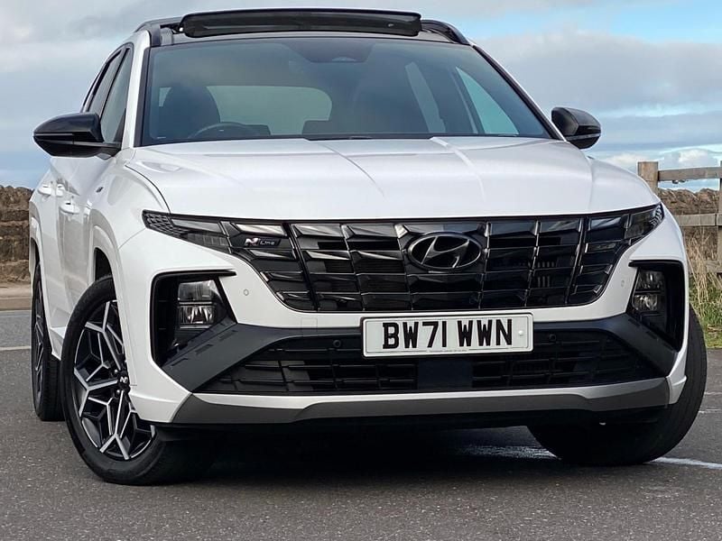 Polar white Used 2022 Hyundai Tucson N Line SUV | £22,490 (Fair price) - Image 1/4