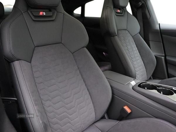 Second-hand Audi e-tron GT quattro 434 kW (591 CP) 2025 Gri Berlinǎ